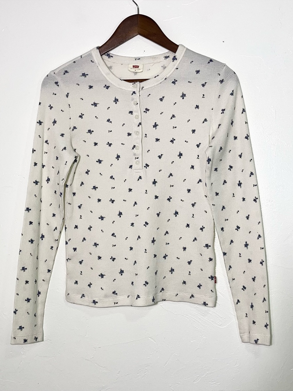 Levi’s Dana Henley Top Ribbed Floral Long Sleeve Button Front Cream Blue Size M